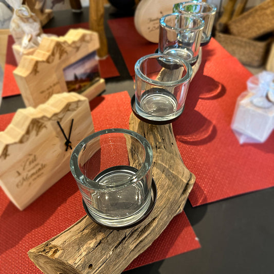 Ast aus Eichenholz mit Gläsern