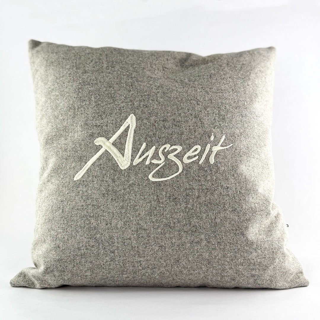"Auszeit" Designkissen Naturweiß - Ellmauer Zirbenwelt