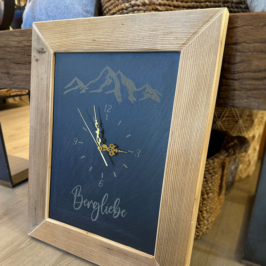 Wanduhr "Bergliebe"