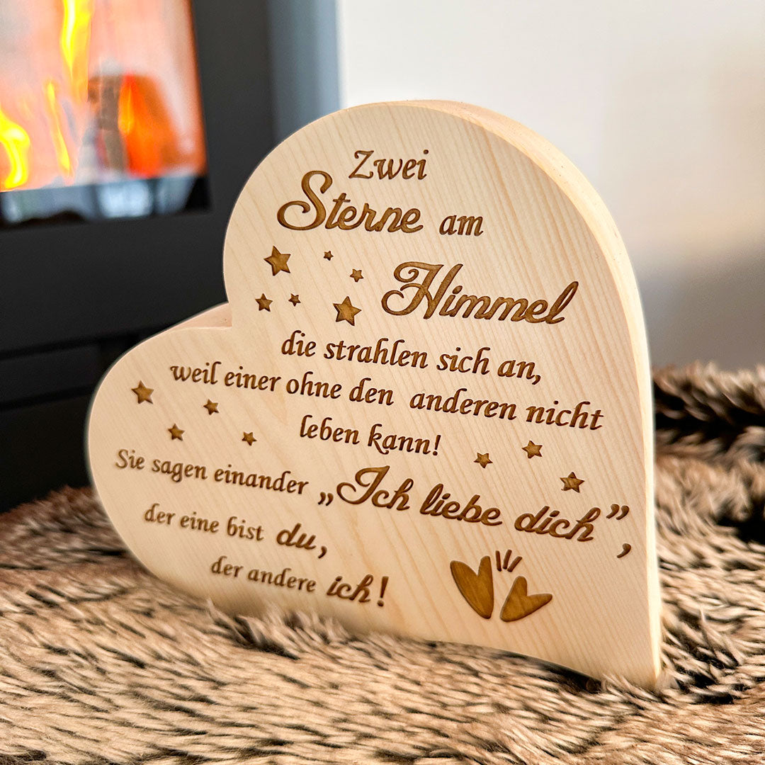 Zirbenherz mit Gravur "Zwei Sterne am Himmel ..."