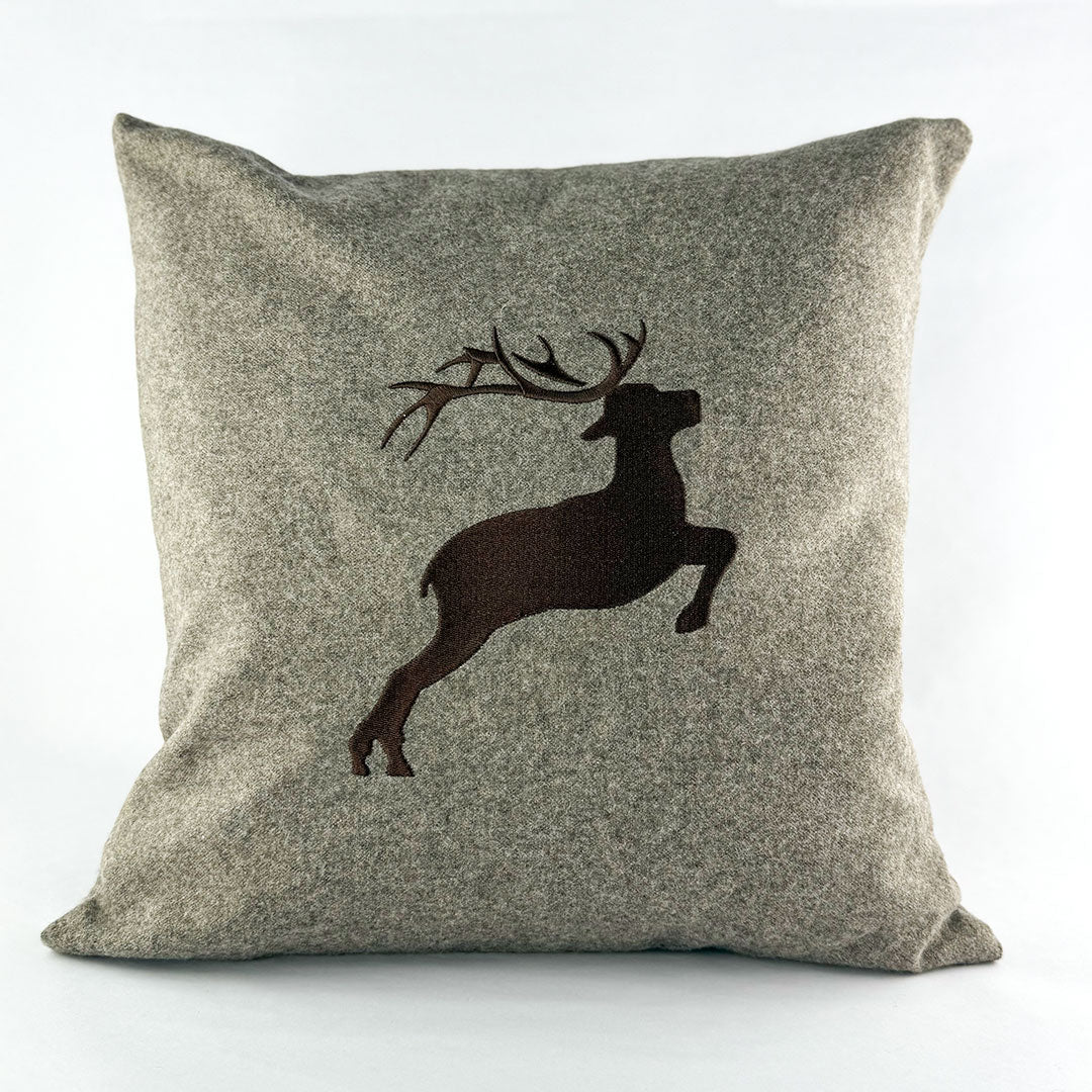 "Hirsch" Designkissen Kastanie - Ellmauer Zirbenwelt