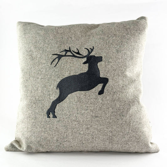 "Hirsch" Designkissen Anthrazit - Ellmauer Zirbenwelt