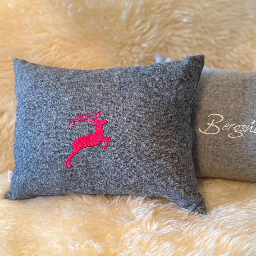 "Hirsch" Design-Zirbenkissen Basaltgrau - Ellmauer Zirbenwelt
