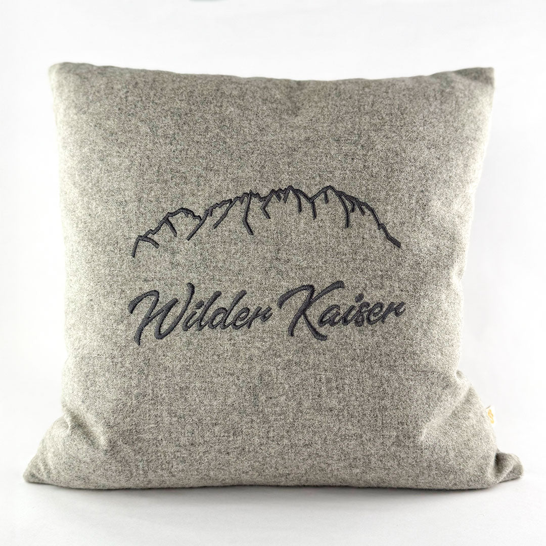 "Wilder Kaiser" Designkissen Anthrazit - Ellmauer Zirbenwelt