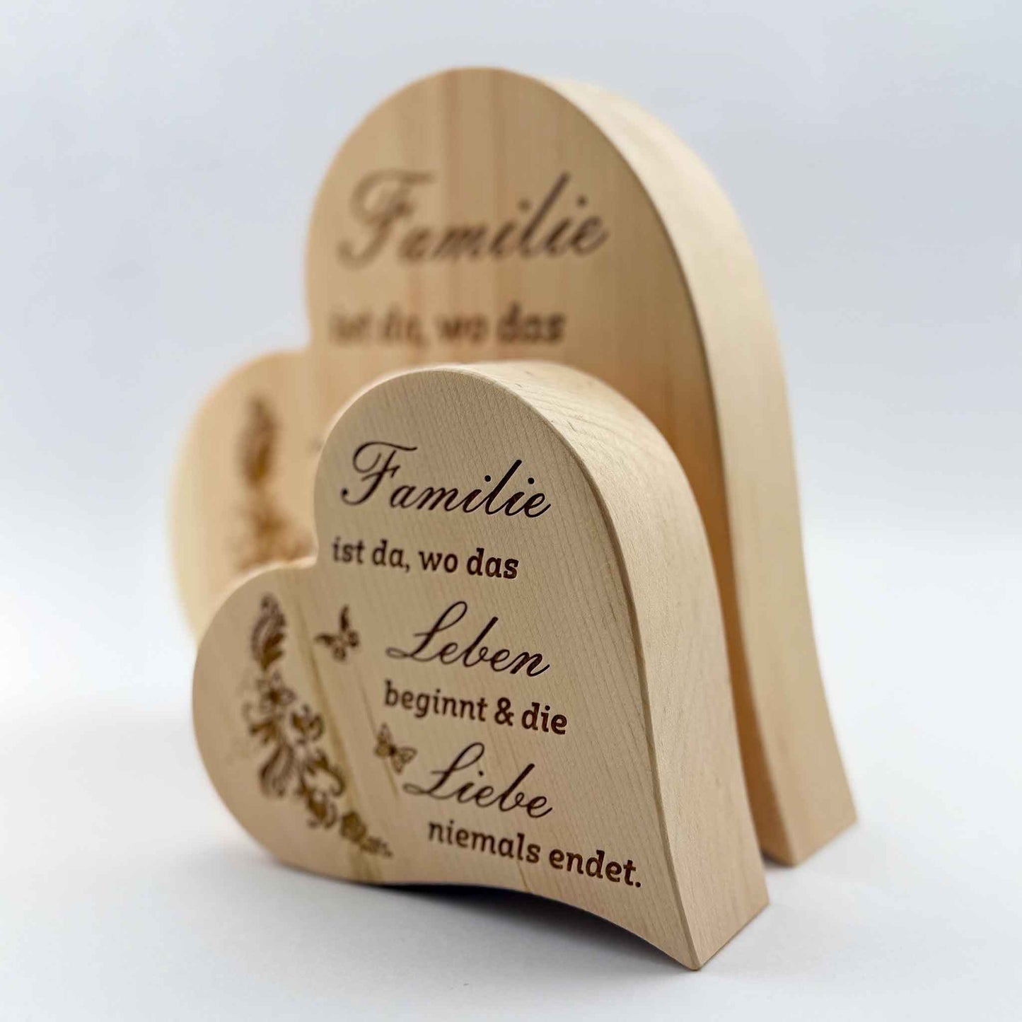 Zirbenherz mit Gravur " Familie ist da, wo das Leben beginnt ..." - Ellmauer Zirbenwelt