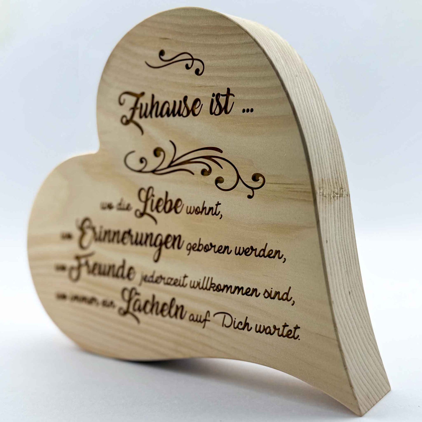 Zirbenherz mit Gravur "Zuhause ist ..." - Ellmauer Zirbenwelt