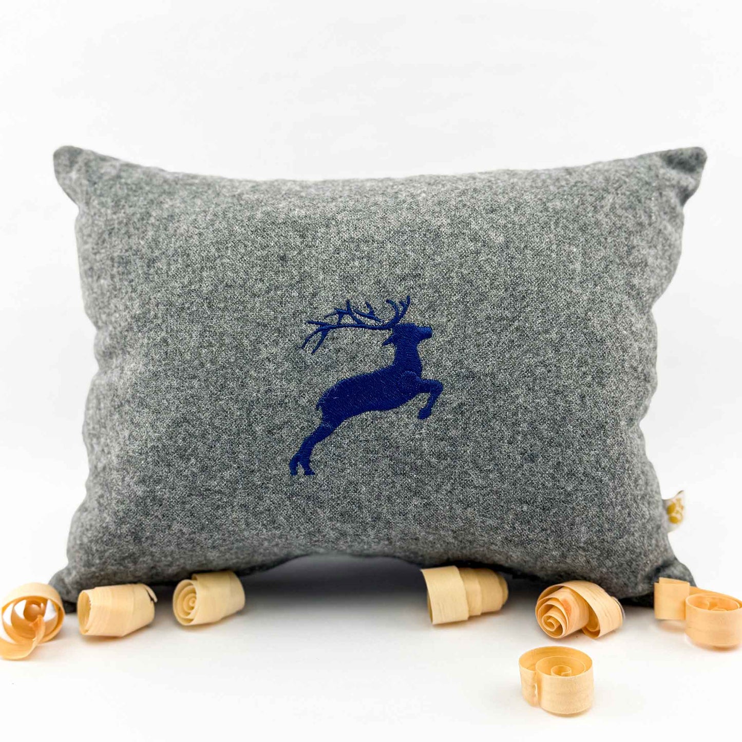 "Hirsch" Design-Zirbenkissen Basaltgrau - Ellmauer Zirbenwelt