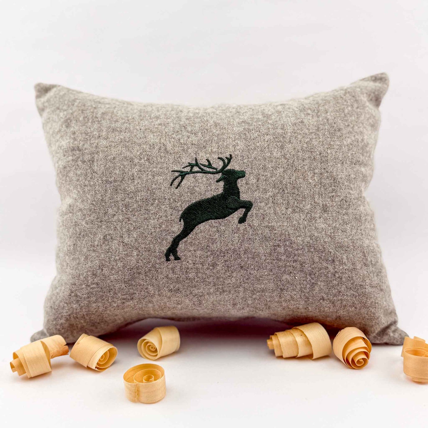 "Hirsch" Design-Zirbenkissen Silbergrau - Ellmauer Zirbenwelt