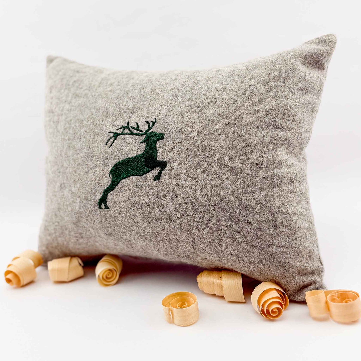 "Hirsch" Design-Zirbenkissen Silbergrau - Ellmauer Zirbenwelt