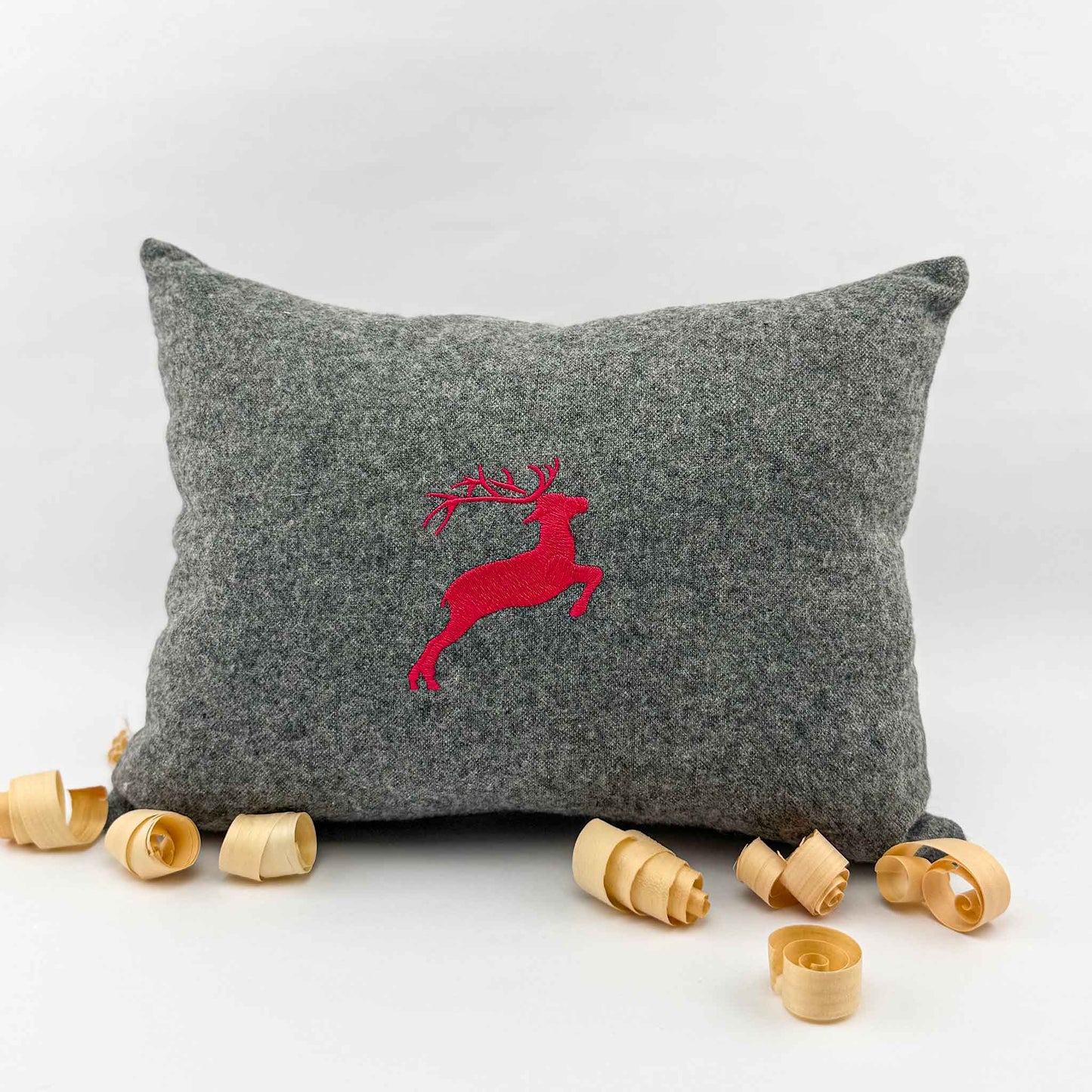 "Hirsch" Design-Zirbenkissen Basaltgrau - Ellmauer Zirbenwelt