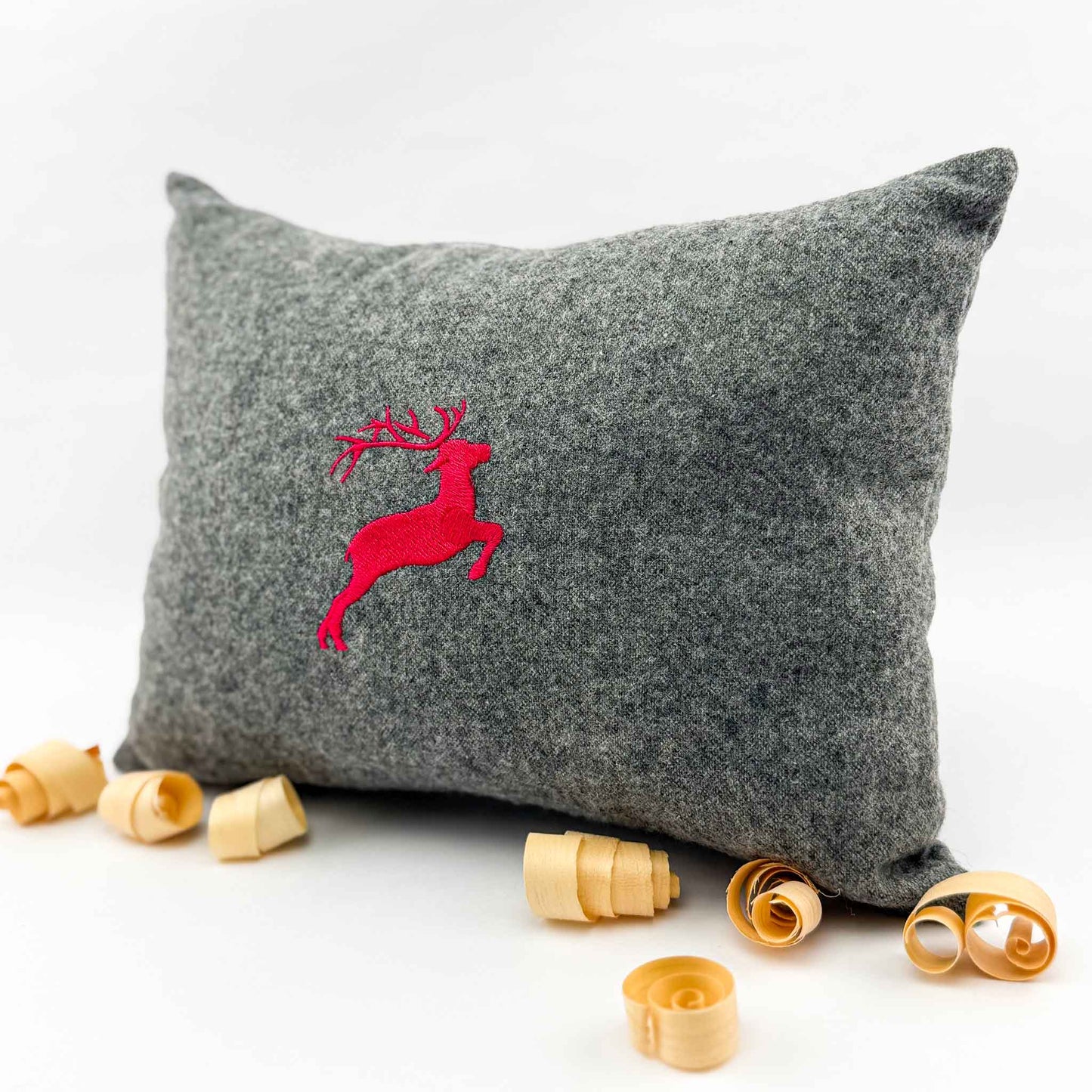 "Hirsch" Design-Zirbenkissen Basaltgrau - Ellmauer Zirbenwelt