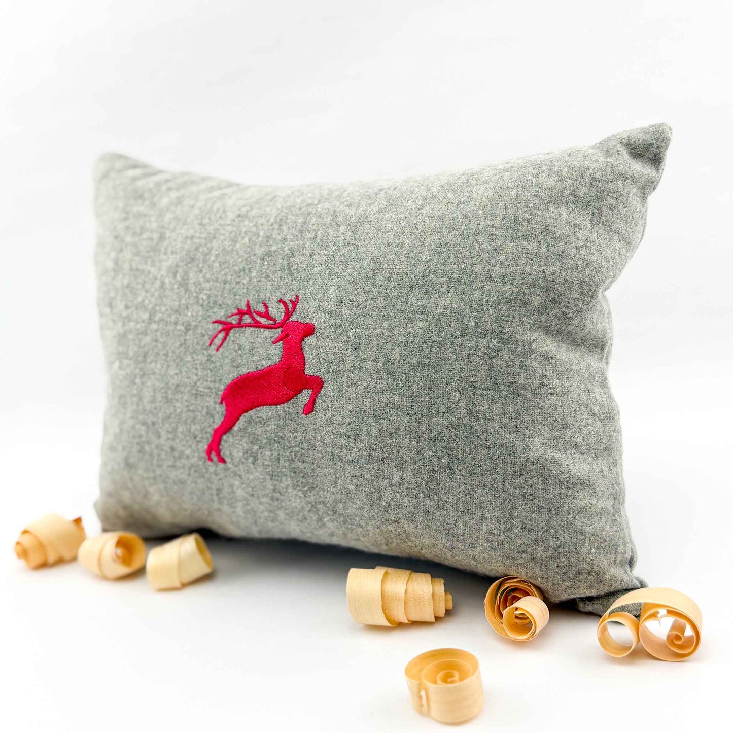 "Hirsch" Design-Zirbenkissen Silbergrau - Ellmauer Zirbenwelt