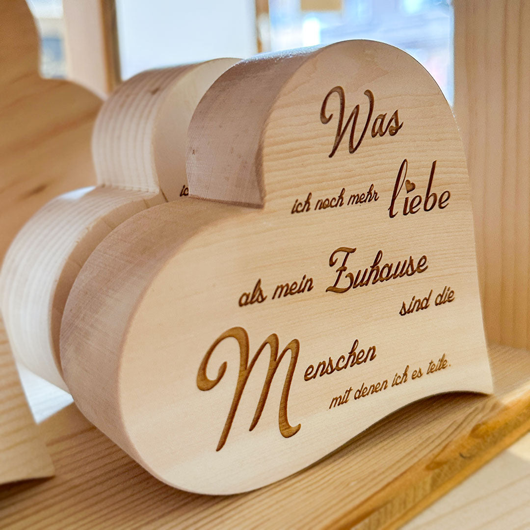 Zirbenherz mit Gravur "Was ich noch mehr liebe ..." - Ellmauer Zirbenwelt