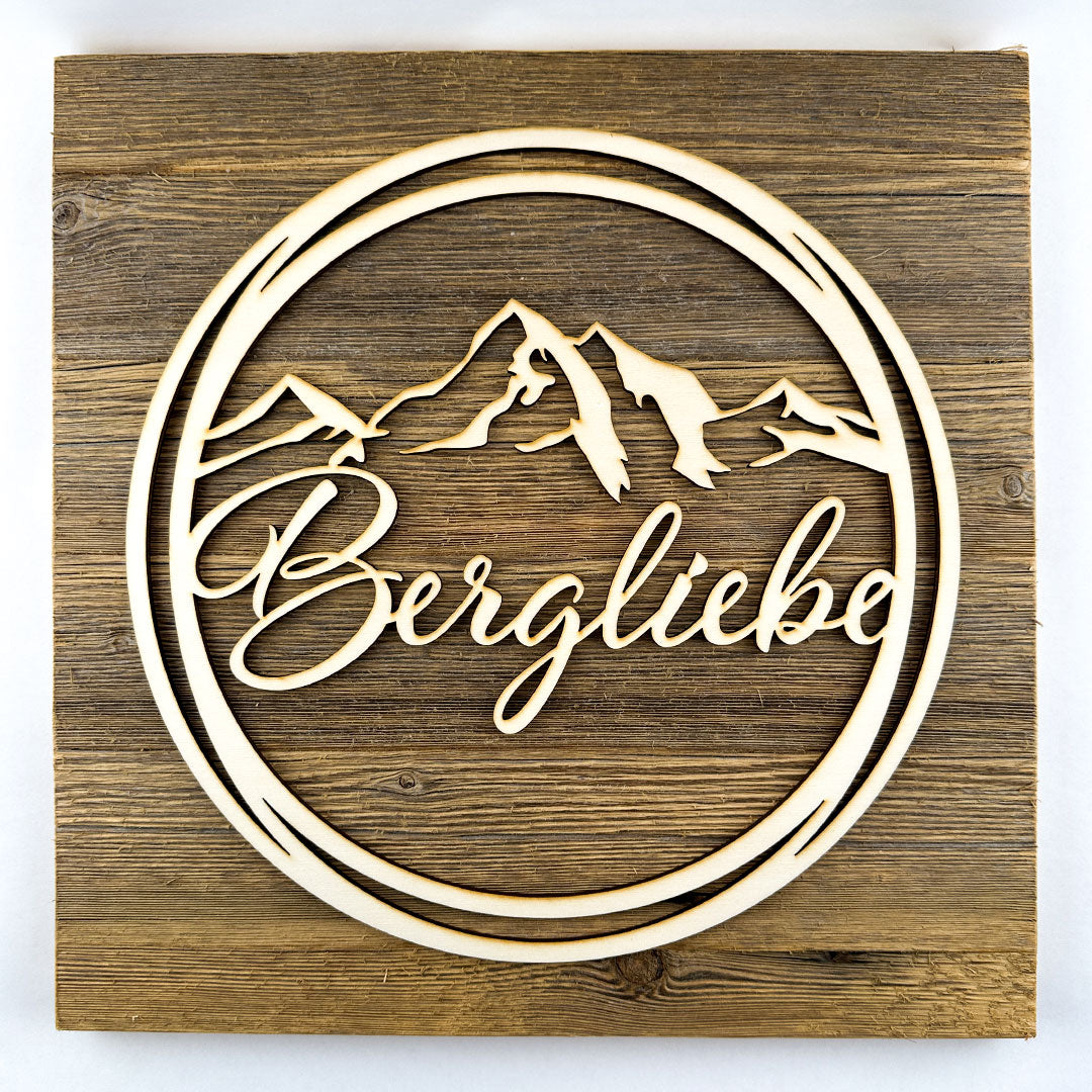 Deko-Loops auf Altholzplatte "Bergliebe"