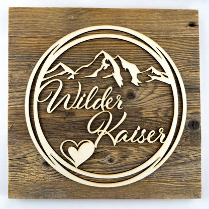Deko-Loops auf Altholzplatte "Wilder Kaiser"