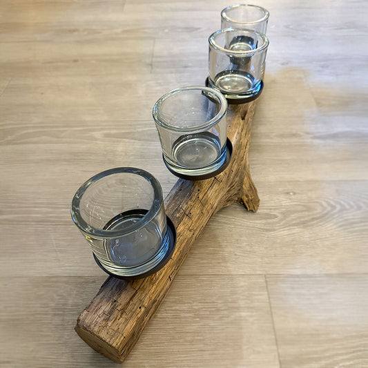 Ast aus Eichenholz mit Gläsern