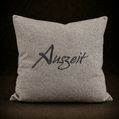 "Auszeit" Designkissen Hellgrau