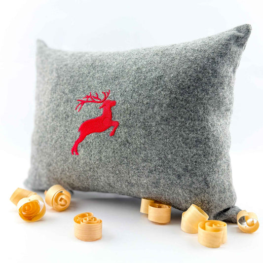 "Hirsch" Design-Zirbenkissen Feuerrot/Silbergrau 