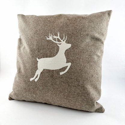 "Hirsch" Designkissen Naturweiß - Ellmauer Zirbenwelt
