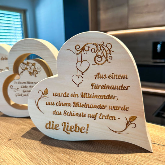 Zirbenherz mit Gravur "Aus einem Füreinander ..."