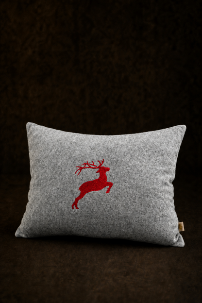 "Hirsch" Design-Zirbenkissen Hellgrau