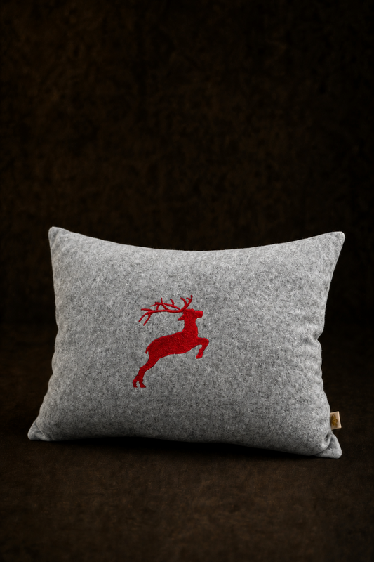 "Hirsch" Design-Zirbenkissen Hellgrau