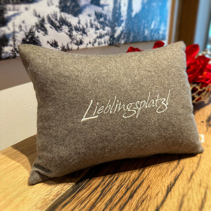 "Lieblingsplatzl" Design-Zirbenkissen Taupe
