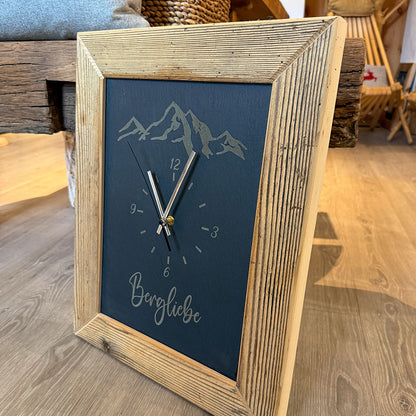 Wanduhr "Bergliebe"