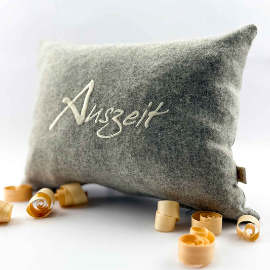 "Auszeit" Design-Zirbenkissen Naturweiß
