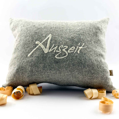 "Auszeit" Design-Zirbenkissen Naturweiß