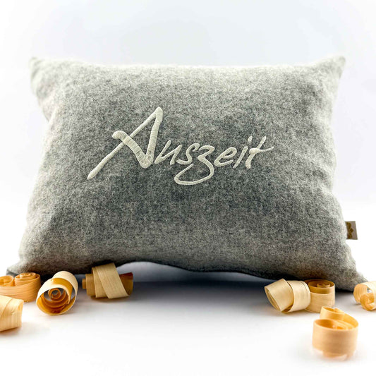 "Auszeit" Design-Zirbenkissen Naturweiß